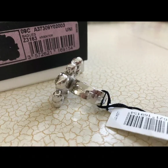 🌹AUTHENTIC CHANEL CRYSTAL RING - Picture 2 of 7